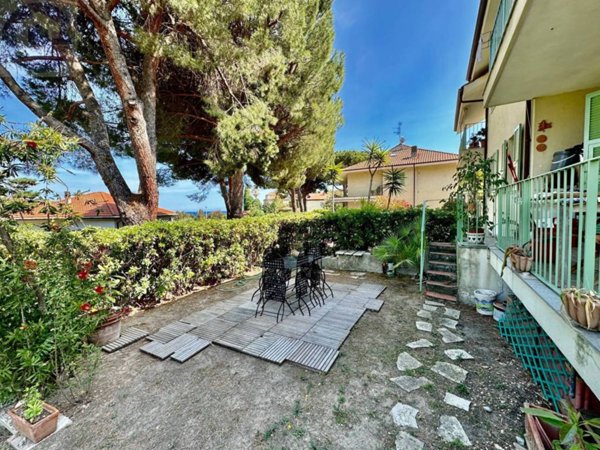 appartamento in vendita ad Imperia in zona Torrazza / Clavi