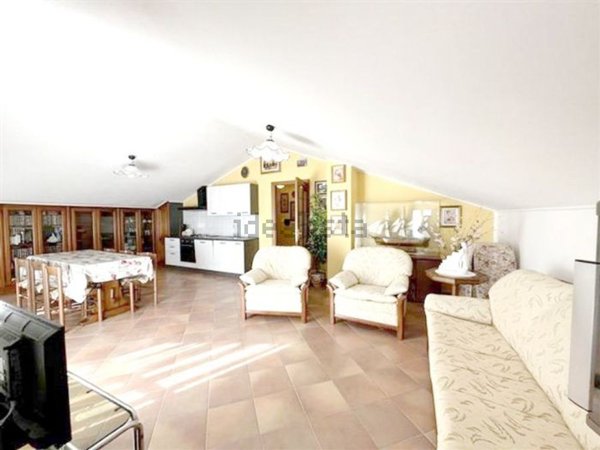 casa indipendente in vendita ad Imperia in zona Sant'Agata