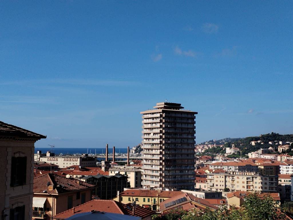 appartamento in vendita ad Imperia in zona Oneglia