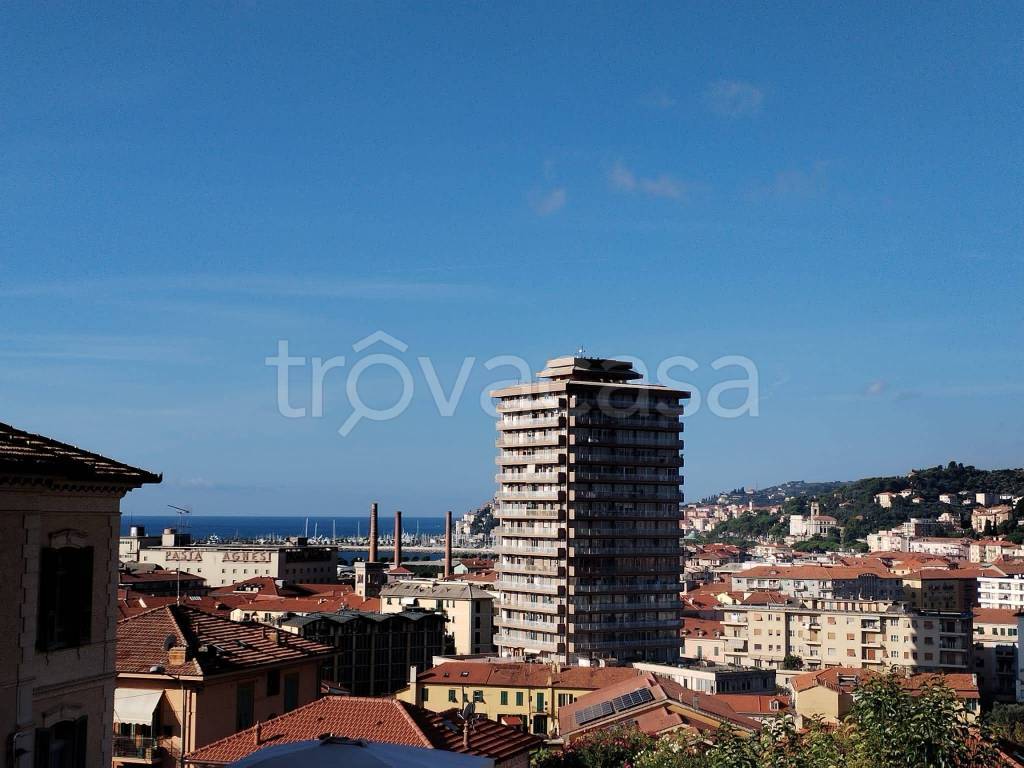 appartamento in vendita ad Imperia in zona Oneglia
