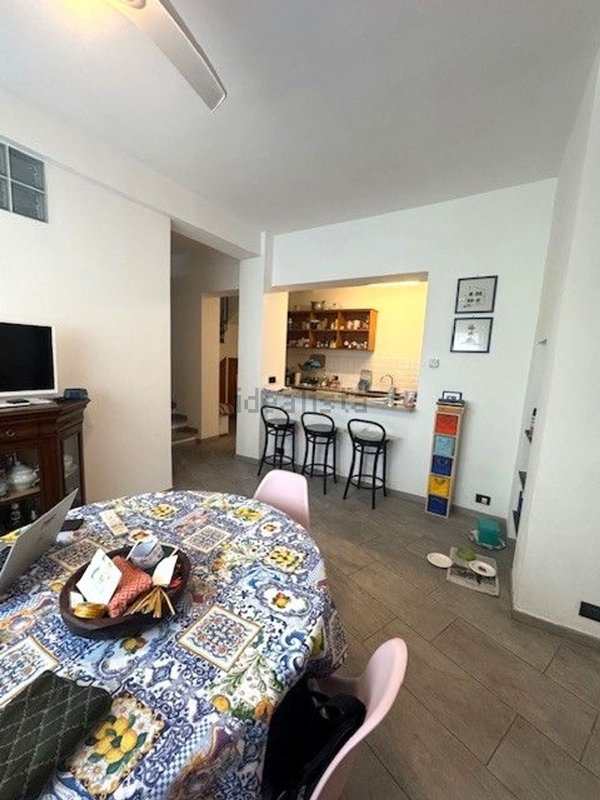 casa indipendente in vendita ad Imperia in zona Oneglia