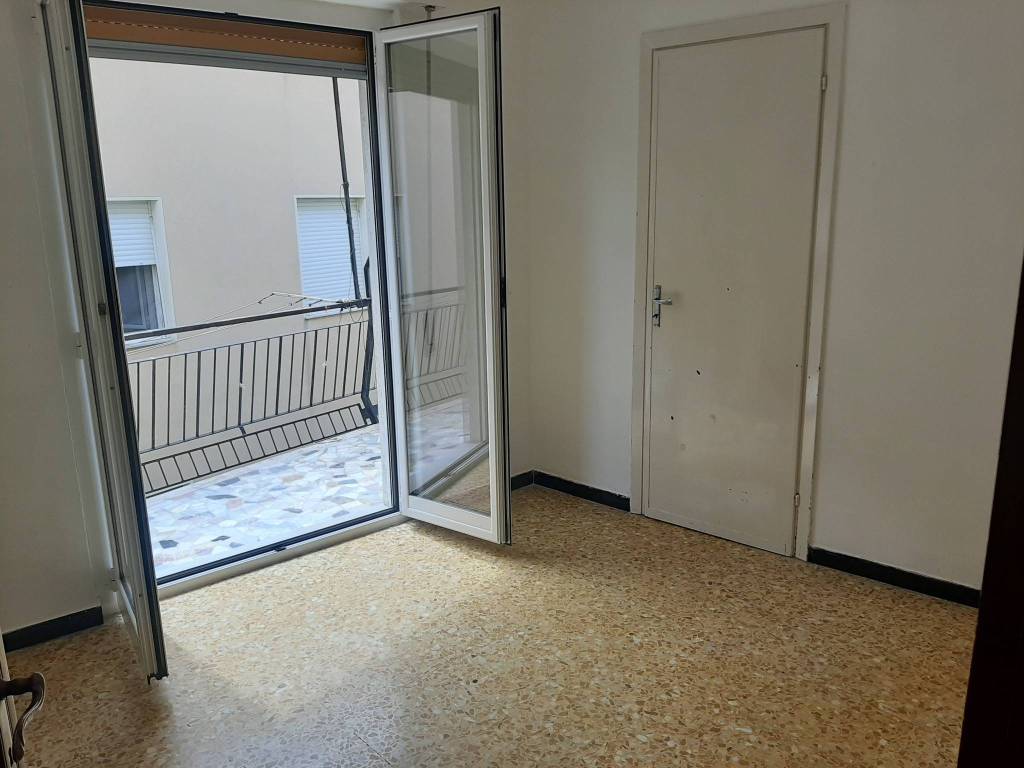 appartamento in vendita ad Imperia in zona Porto Maurizio