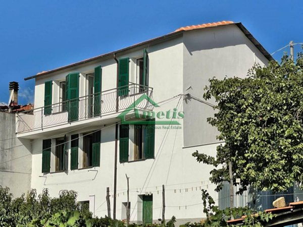 casa indipendente in vendita ad Imperia