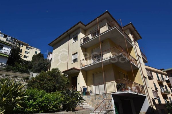 appartamento in vendita ad Imperia in zona Porto Maurizio