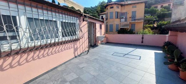 casa indipendente in vendita ad Imperia