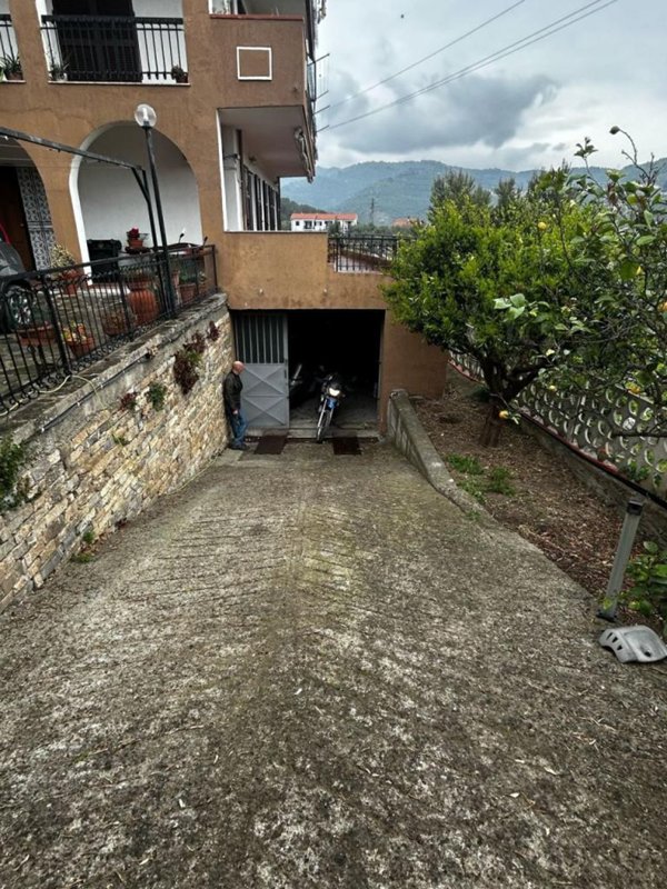 appartamento in vendita ad Imperia in zona Oneglia