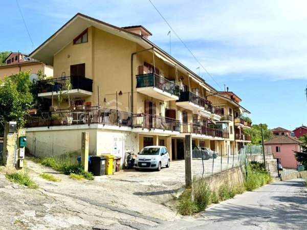 appartamento in vendita ad Imperia in zona Porto Maurizio