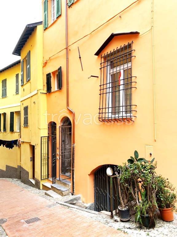 appartamento in vendita ad Imperia in zona Porto Maurizio