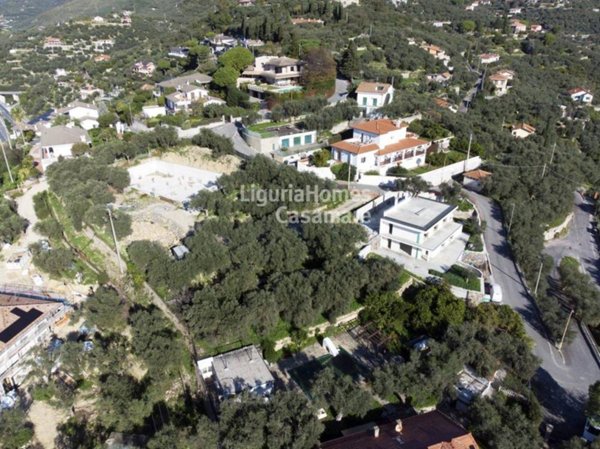 casa indipendente in vendita ad Imperia