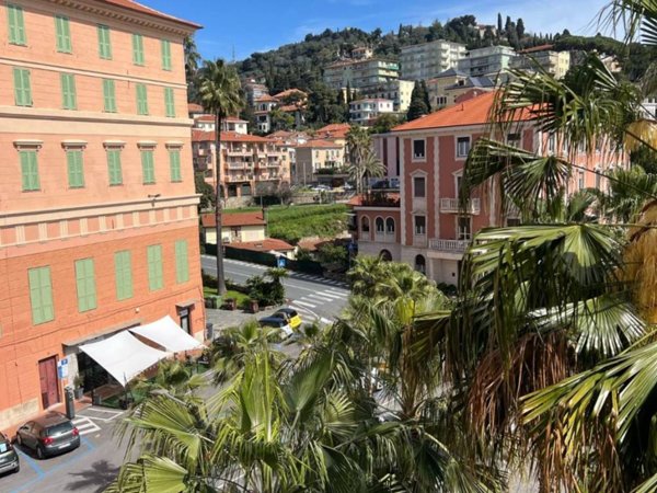 appartamento in vendita ad Imperia in zona Oneglia