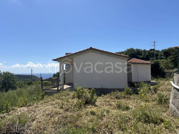 casa indipendente in vendita ad Imperia in zona Porto Maurizio