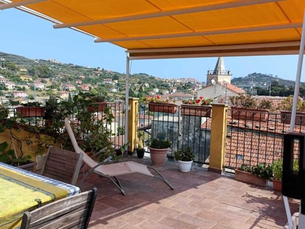 appartamento in vendita ad Imperia in zona Poggi