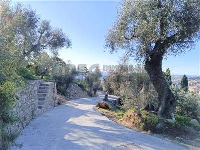 casa indipendente in vendita ad Imperia in zona Oneglia