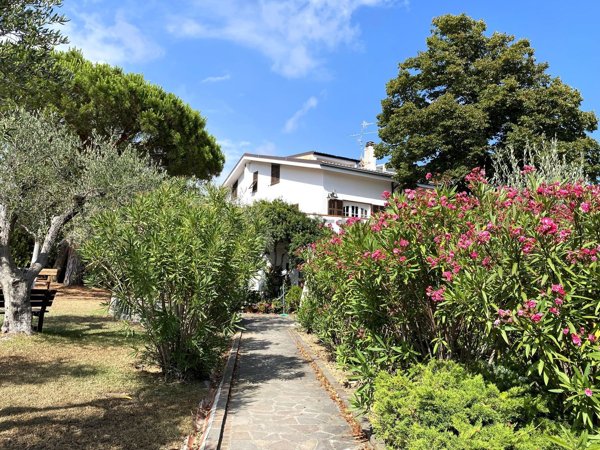casa indipendente in vendita ad Imperia