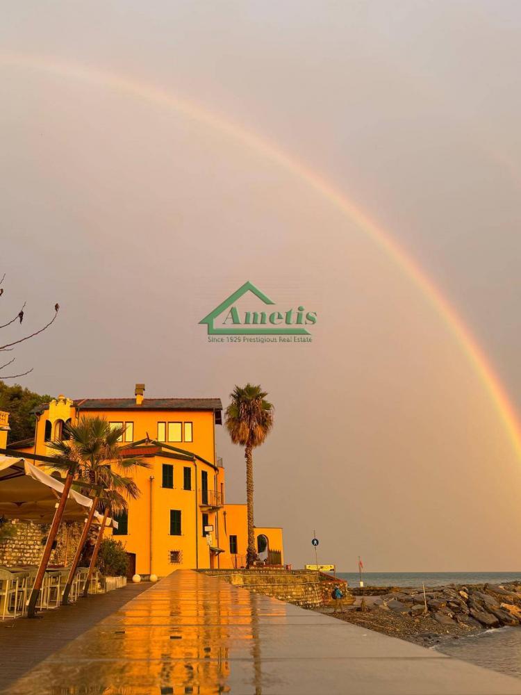 appartamento in vendita ad Imperia in zona Porto Maurizio