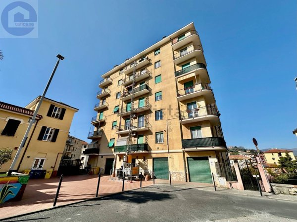 appartamento in vendita ad Imperia in zona Porto Maurizio