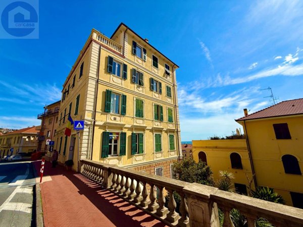 appartamento in vendita ad Imperia in zona Porto Maurizio