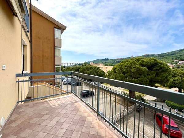 appartamento in vendita ad Imperia in zona Torrazza / Clavi