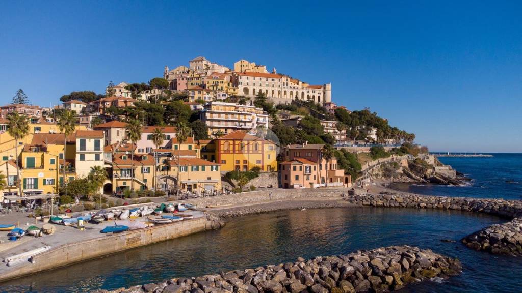 appartamento in vendita ad Imperia in zona Porto Maurizio