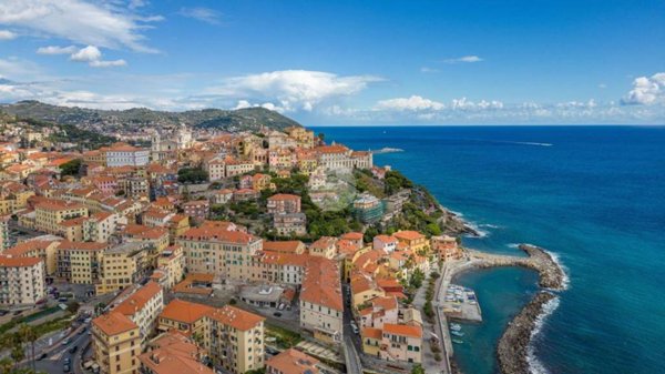 appartamento in vendita ad Imperia in zona Porto Maurizio