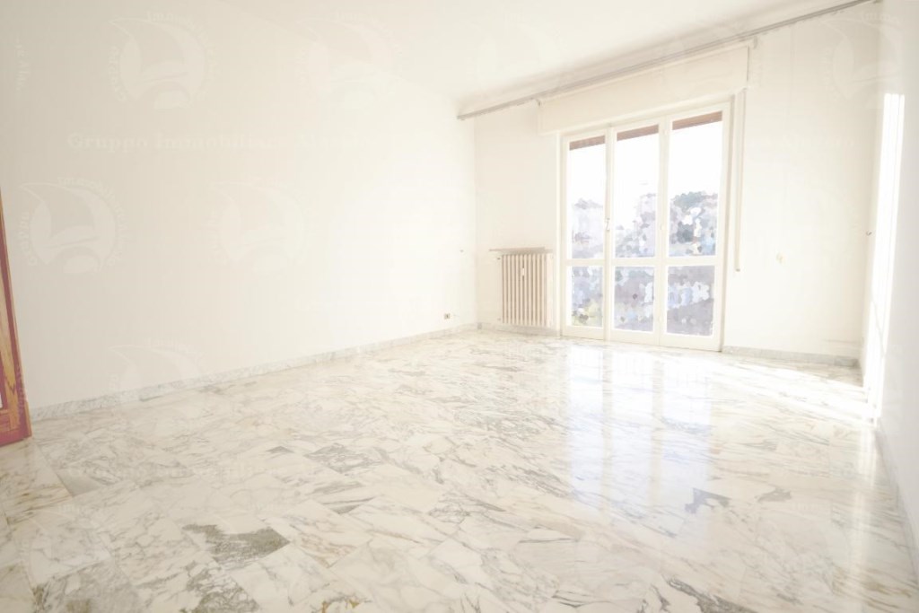 appartamento in vendita ad Imperia in zona Oneglia