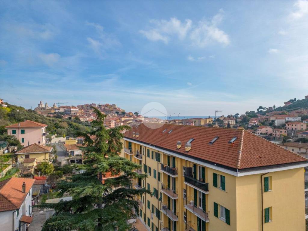 appartamento in vendita ad Imperia in zona Porto Maurizio