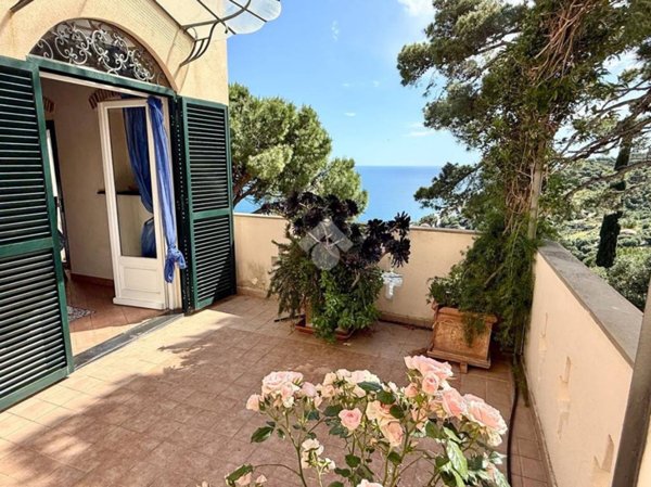 casa indipendente in vendita ad Imperia in zona Poggi