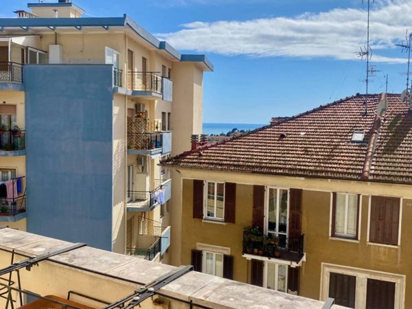 appartamento in vendita ad Imperia in zona Porto Maurizio