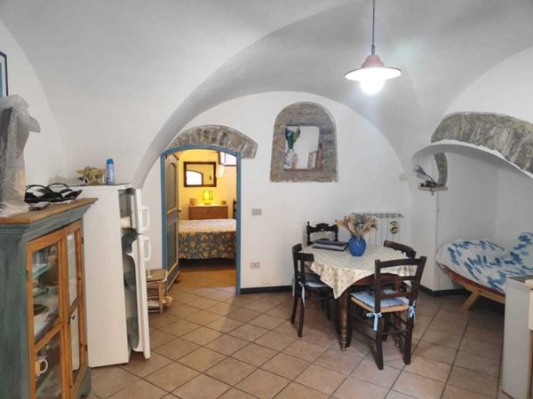appartamento in vendita ad Imperia in zona Poggi