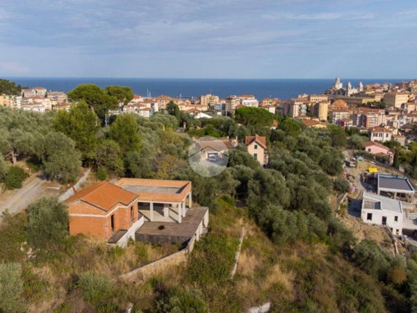 casa indipendente in vendita ad Imperia in zona Oneglia