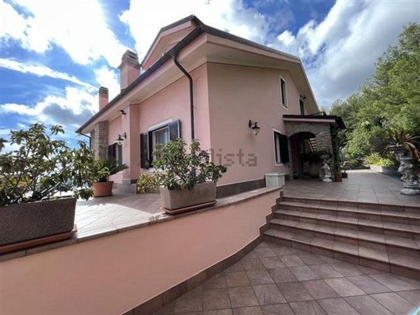 appartamento in vendita ad Imperia in zona Sant'Agata