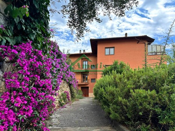 appartamento in vendita ad Imperia in zona Oneglia