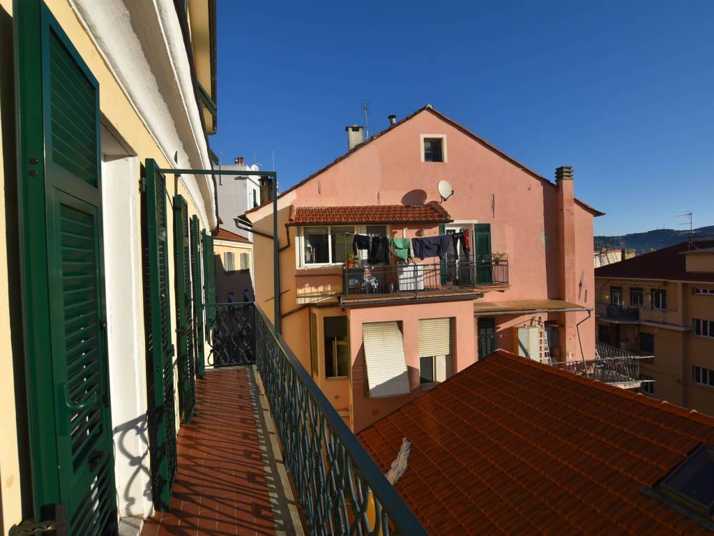 appartamento in vendita ad Imperia in zona Porto Maurizio
