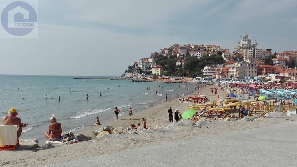 appartamento in vendita ad Imperia in zona Porto Maurizio