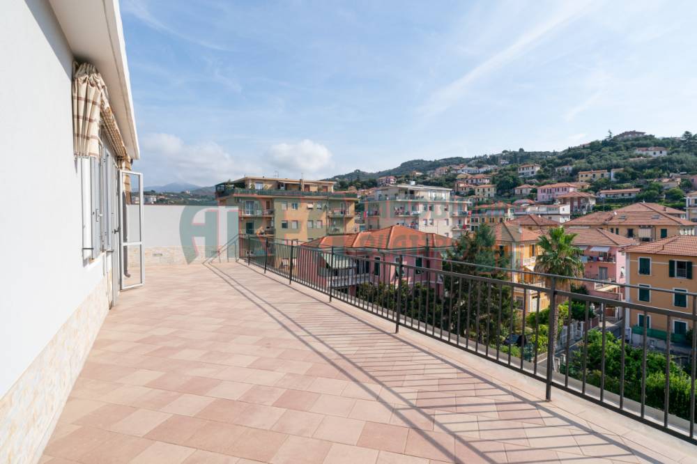 appartamento in vendita ad Imperia in zona Oneglia