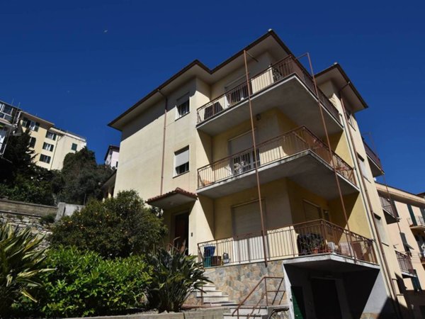 appartamento in vendita ad Imperia in zona Porto Maurizio