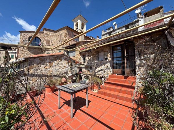 casa indipendente in vendita ad Imperia in zona Torrazza / Clavi