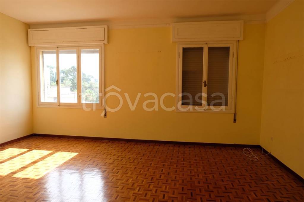 appartamento in vendita ad Imperia in zona Oneglia