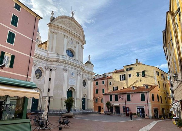 appartamento in vendita ad Imperia in zona Oneglia