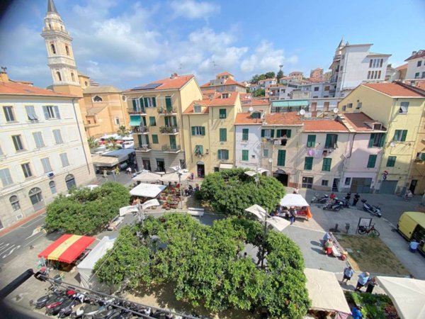 appartamento in vendita ad Imperia in zona Oneglia