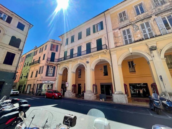 appartamento in vendita ad Imperia in zona Oneglia
