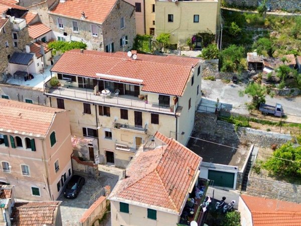 appartamento in vendita ad Imperia in zona Artallo
