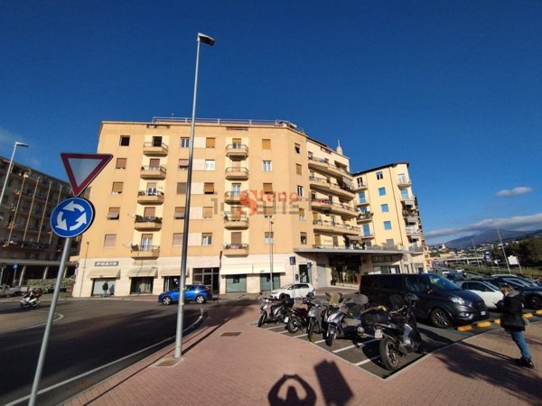 appartamento in vendita ad Imperia in zona Oneglia