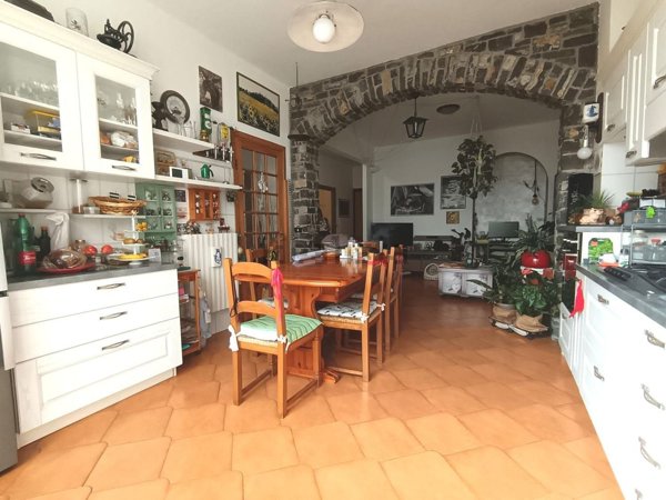 appartamento in vendita ad Imperia in zona Porto Maurizio