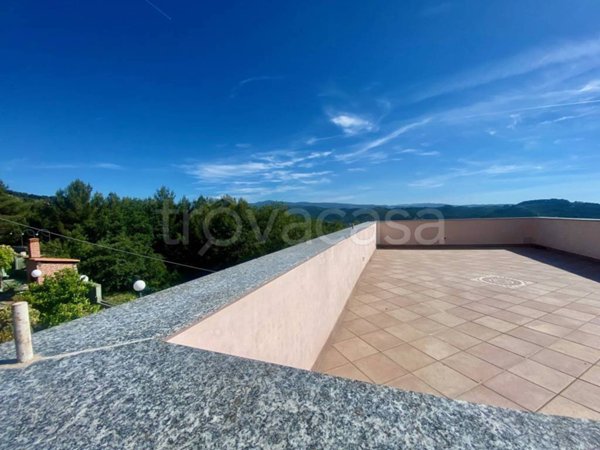 casa indipendente in vendita ad Imperia