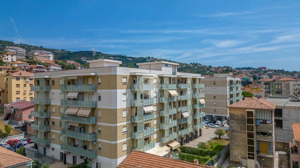 appartamento in vendita ad Imperia