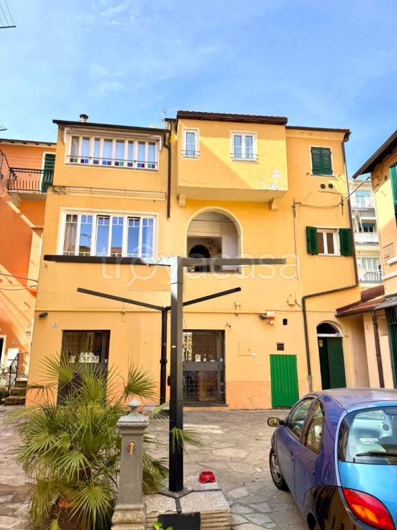 appartamento in vendita ad Imperia in zona Porto Maurizio