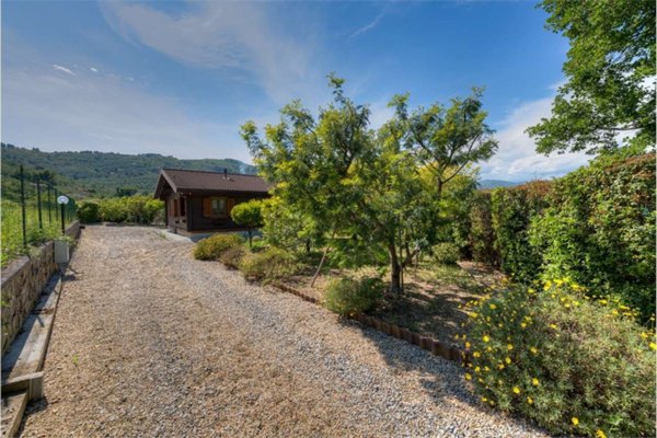 casa indipendente in vendita ad Imperia in zona Torrazza / Clavi