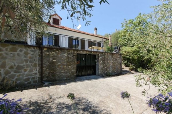 casa indipendente in vendita ad Imperia