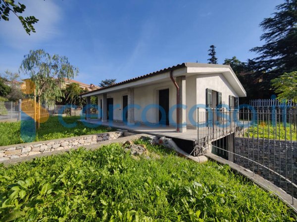 casa indipendente in vendita ad Imperia